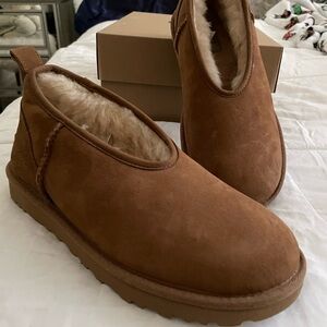 New UGG Classic Micro Mini Size 7 Chestnut